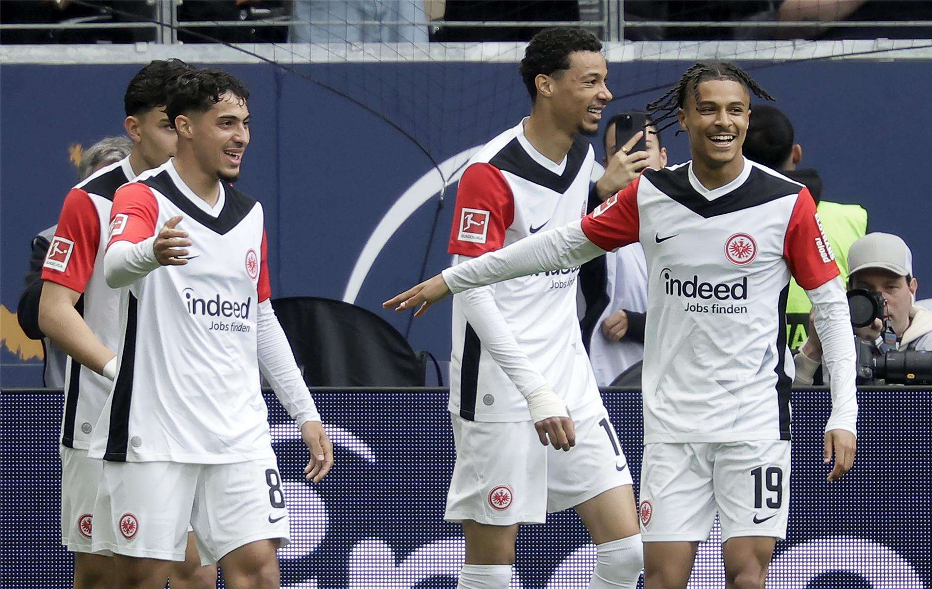 لاعبو آينتراخت فرانكفورت