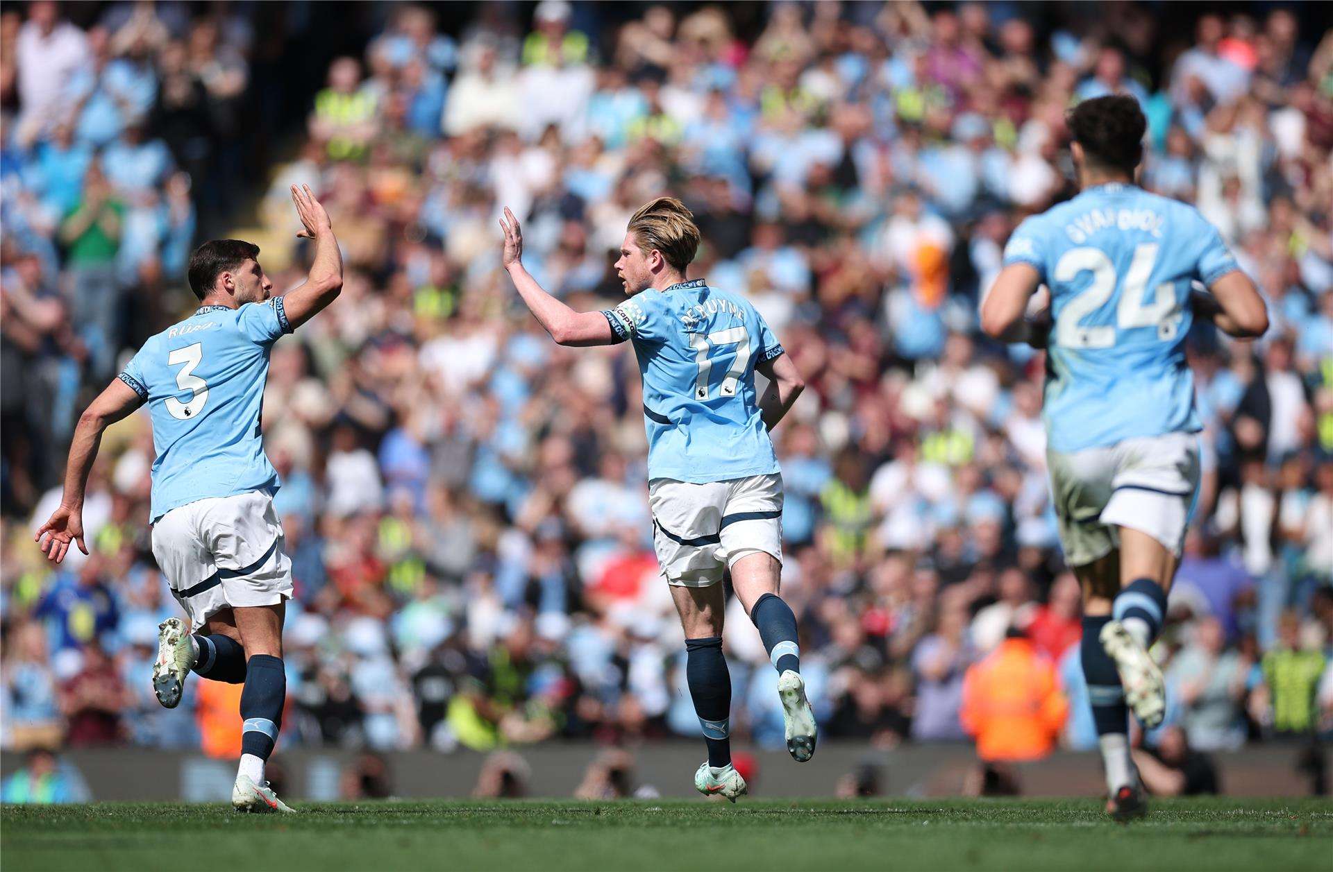 لاعبو مانشستر سيتي