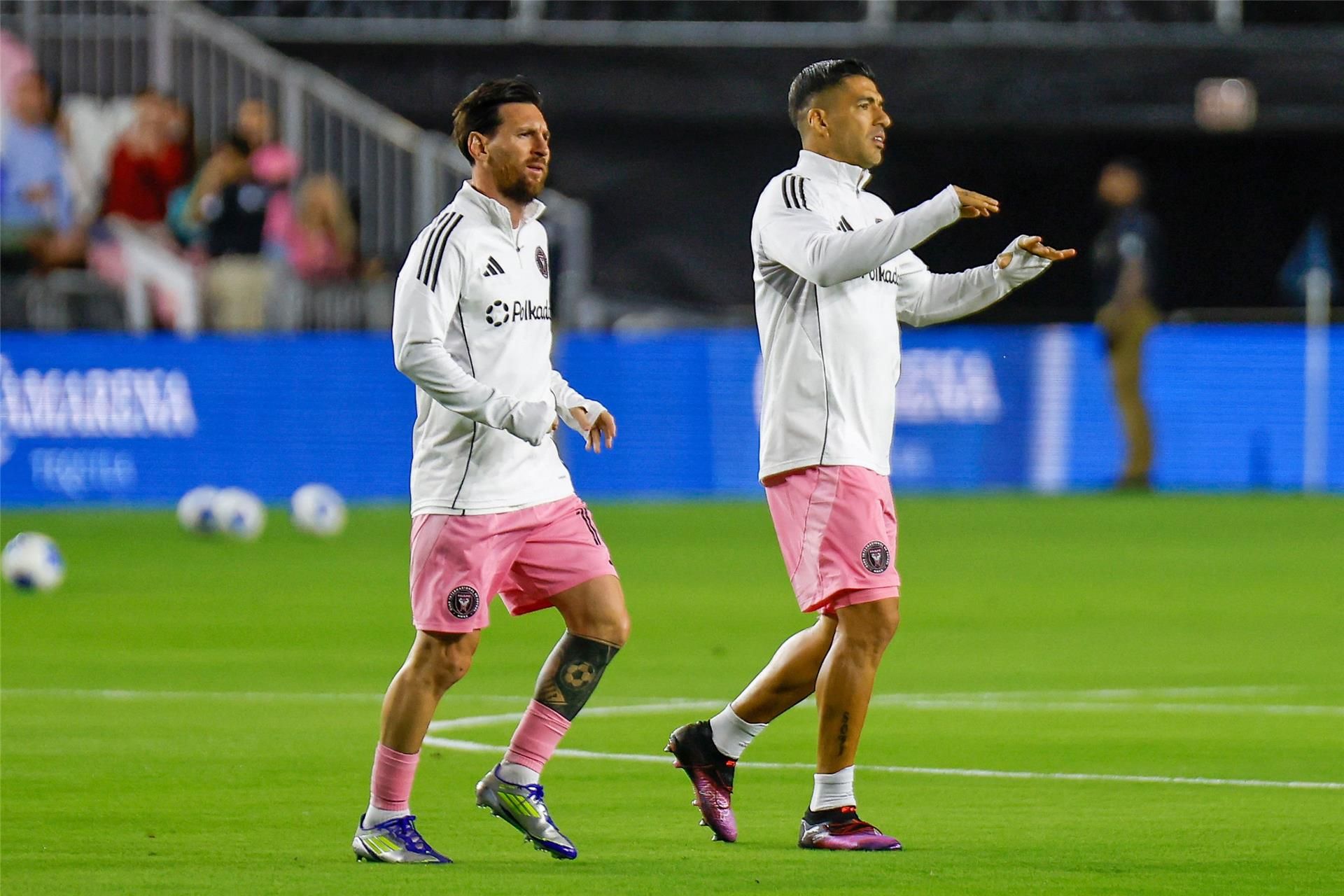 سواريز وميسي