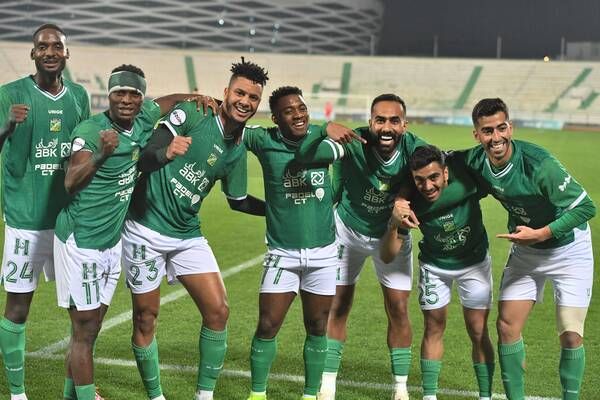 لاعبو العربي