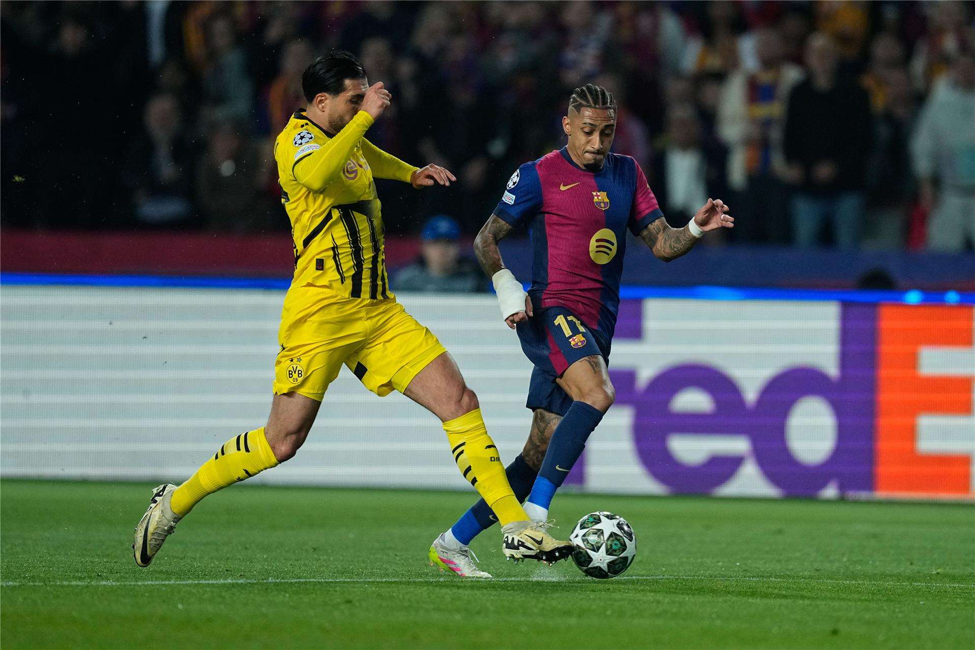 من مباراة الذهاب بين برشلونة ودورتموند