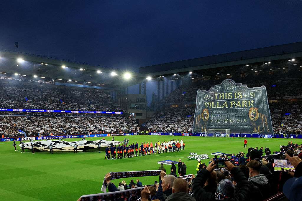 من مباراة أستون فيلا وباريس