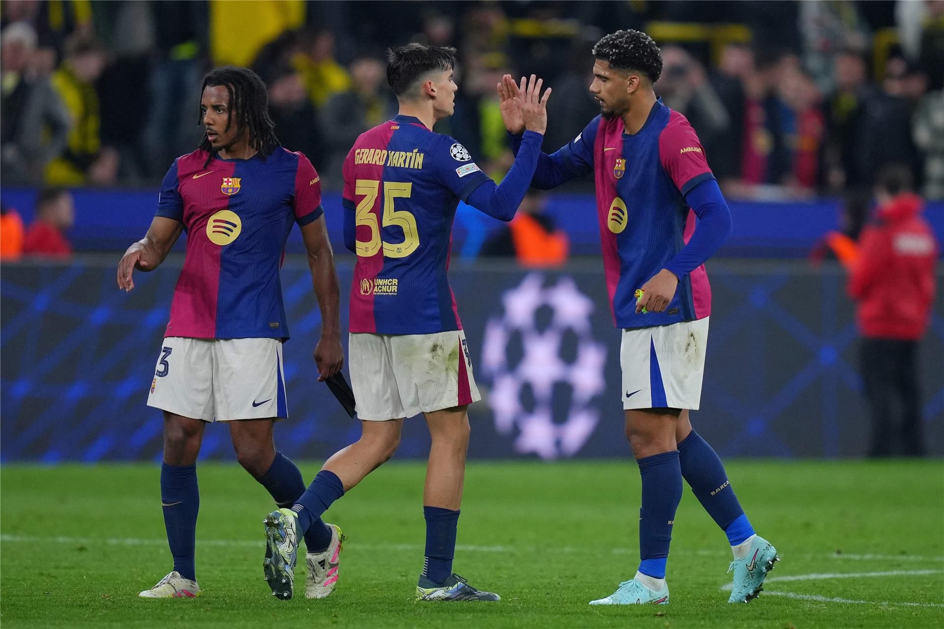 لاعبو برشلونة