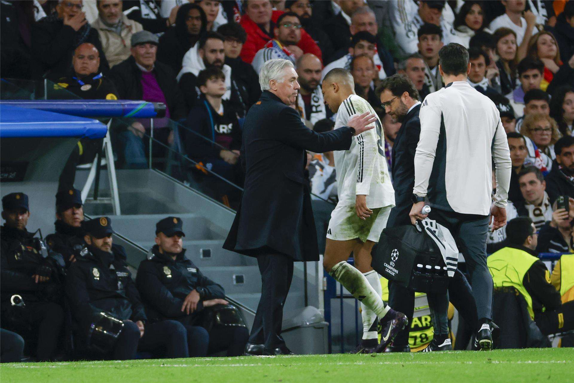 لحظة خروج مبابي مصابًا