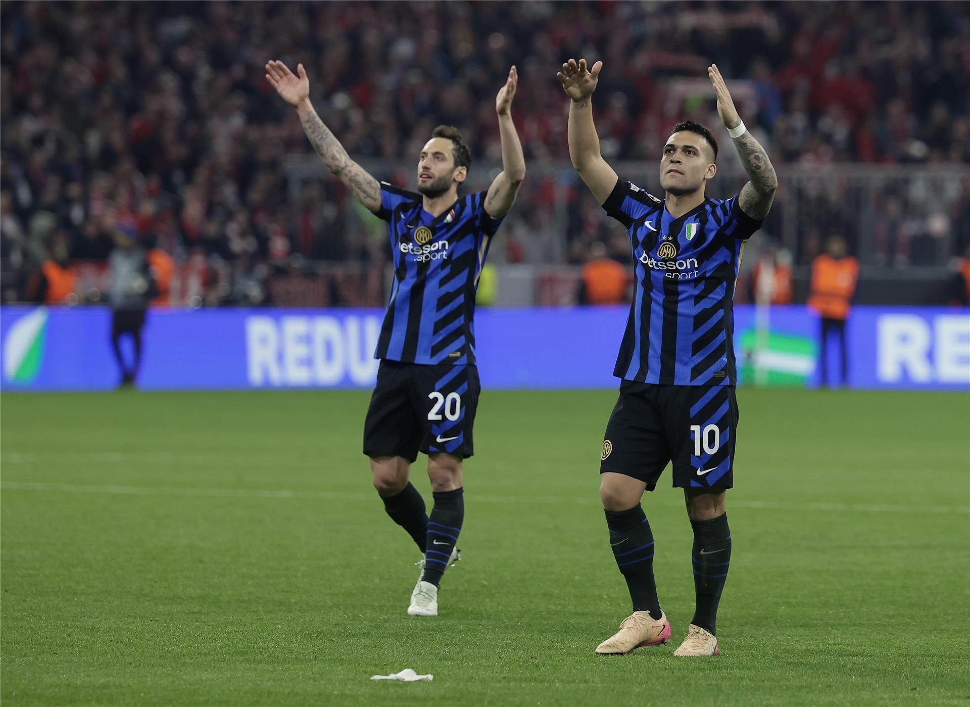 هاكان ولاوتارو