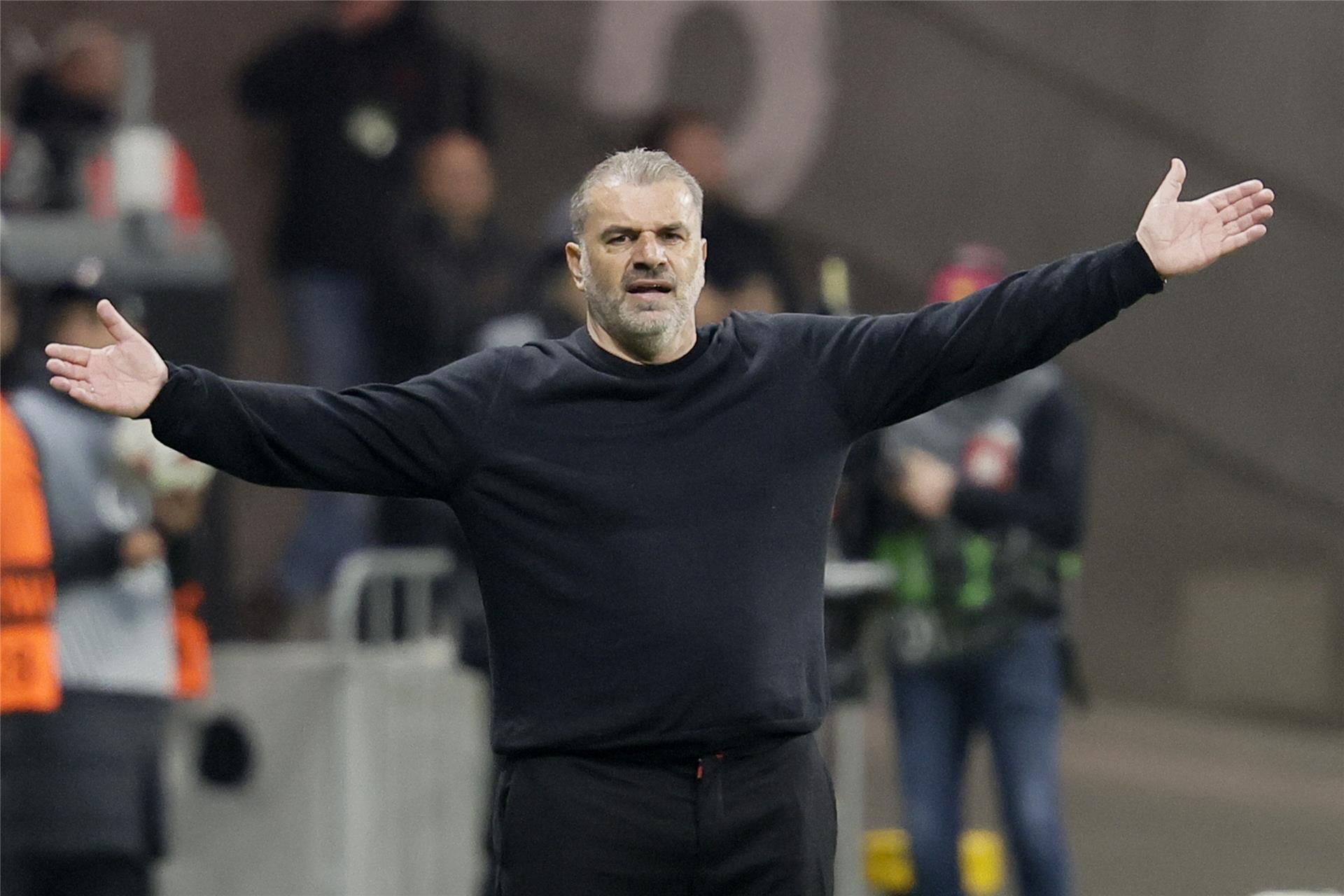 أنجي بوستيكوجلو