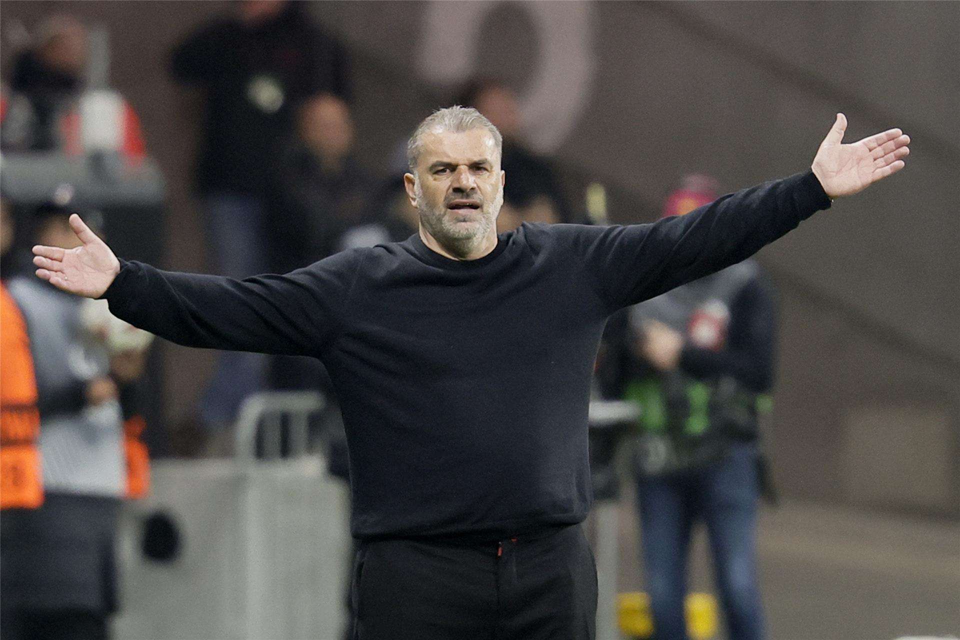 أنجي بوستيكوجلو