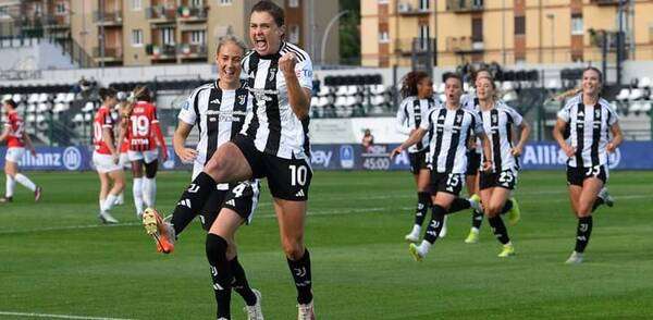 فرحة لاعبات يوفنتوس