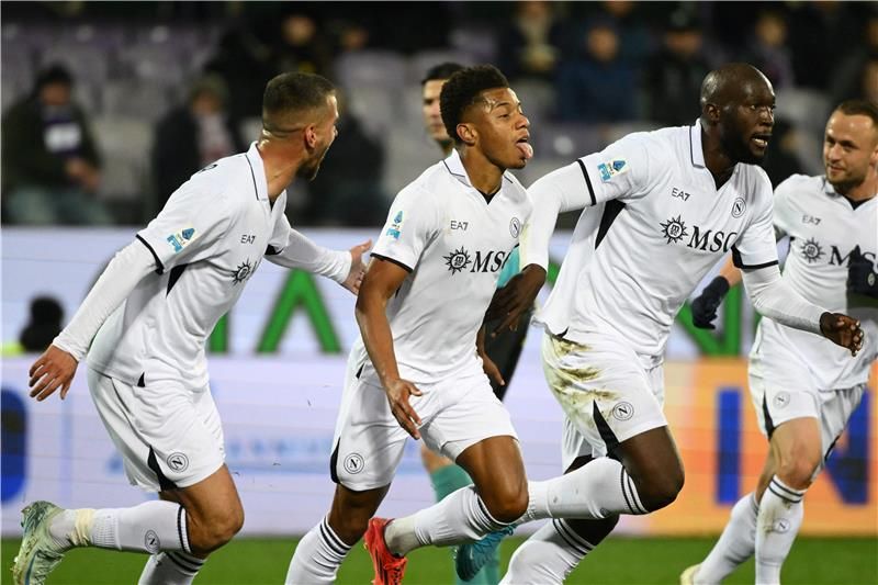 لاعبو نابولي