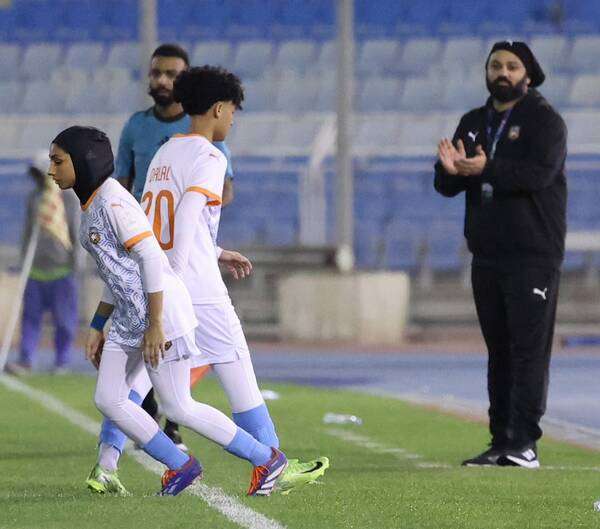 عيسى العيناوي