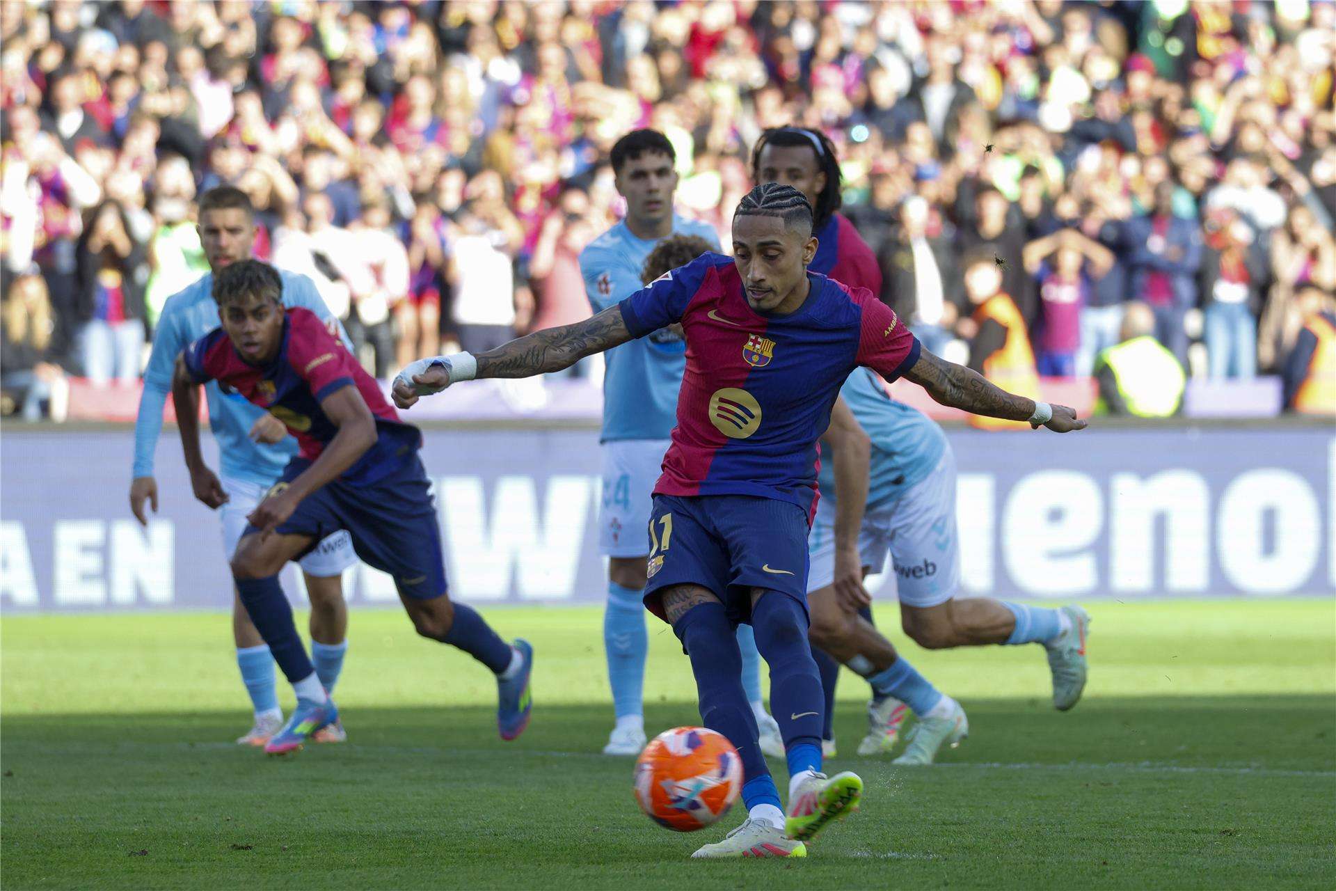 رافينيا لحظة تنفيذ ركلة الجزاء