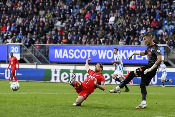 Heerenveen%20Almere%20City2