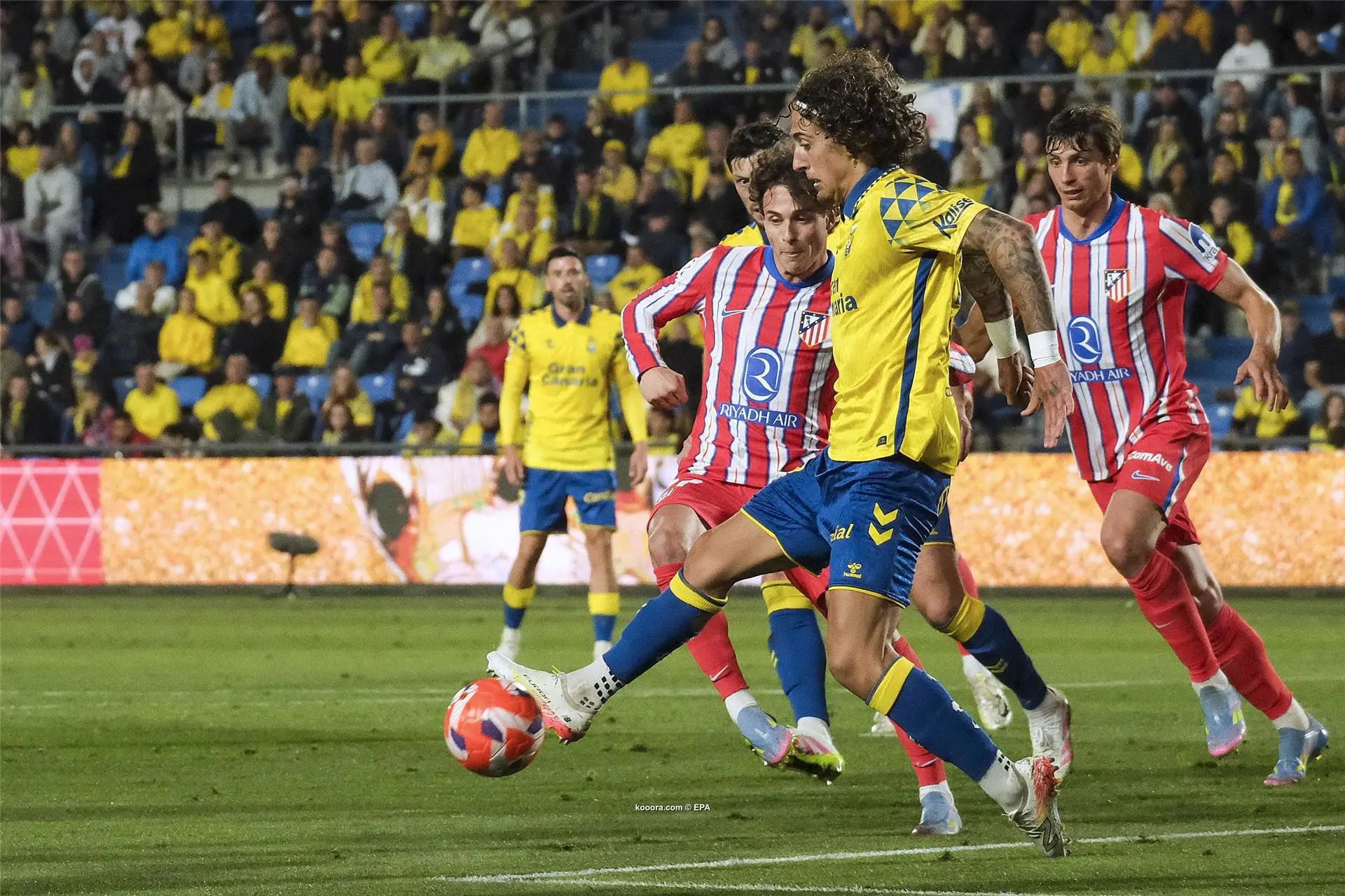 ?i=epa%2fsoccer%2f2025-04%2f2025-04-19%2f2025-04-19-12041615_epa