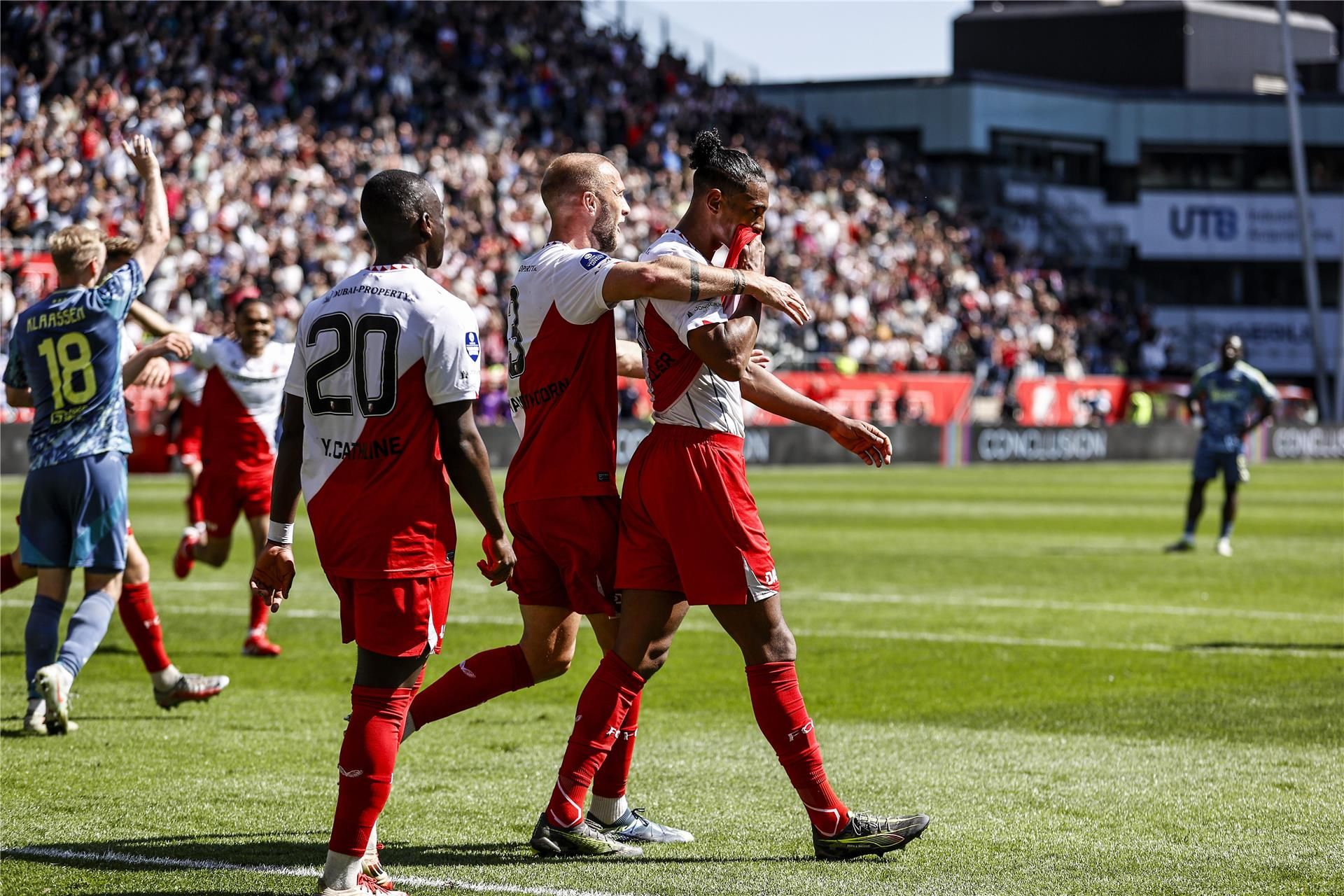 لاعبو أوتريخت