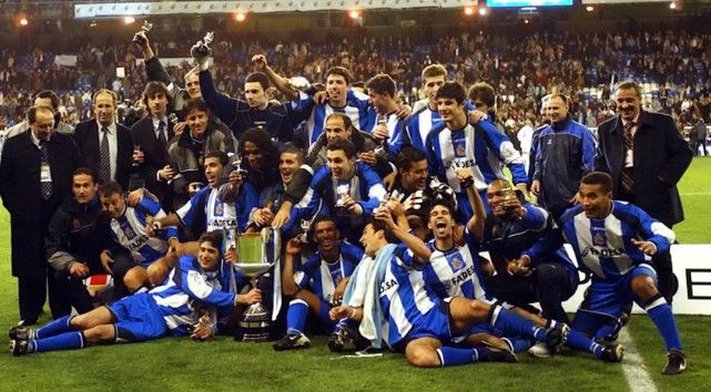 من تتويج ديبورتيفو لاكورونيا