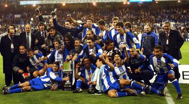 من تتويج ديبورتيفو لاكورونيا