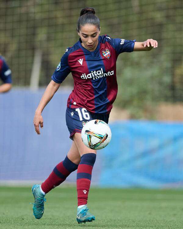 أنيسة لحماري