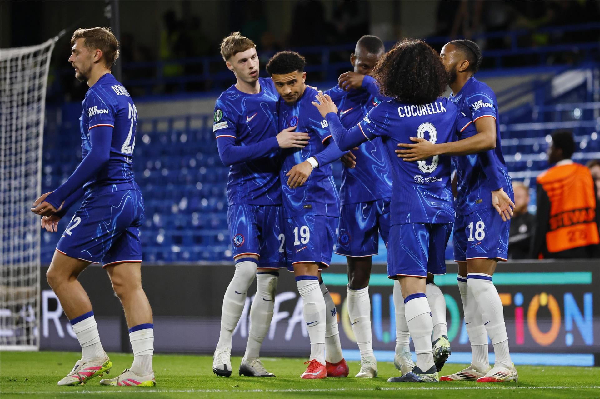 لاعبو تشيلسي