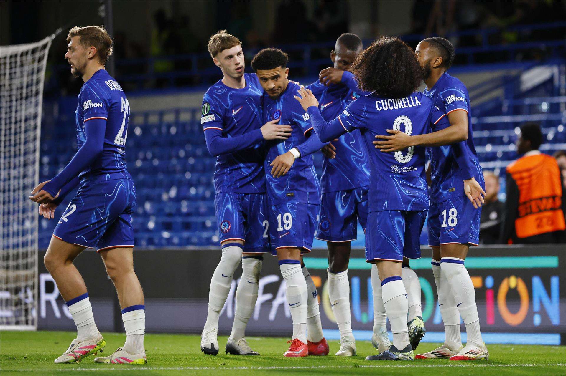 لاعبو تشيلسي