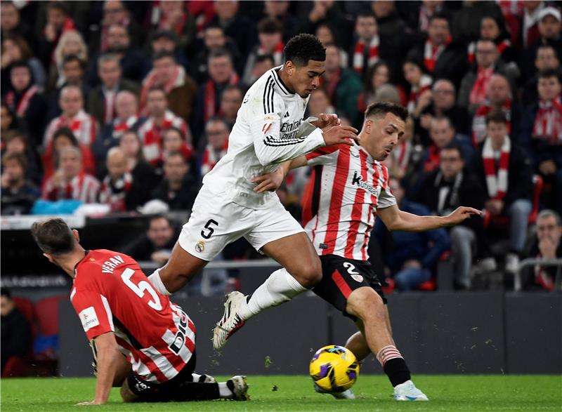 لقاء سابق بين الفريقين