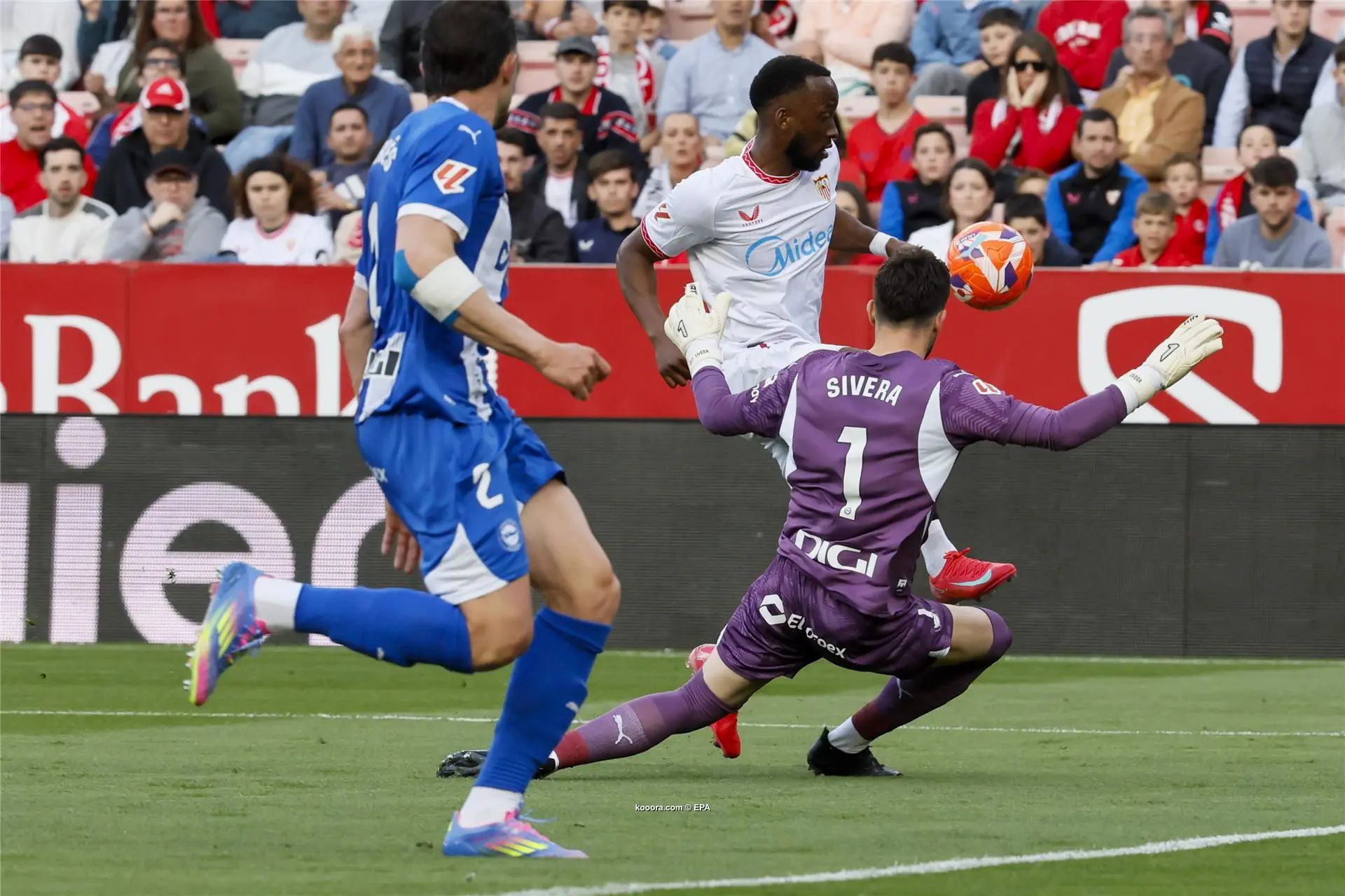 ?i=epa%2fsoccer%2f2025-04%2f2025-04-20%2f2025-04-20-12043275_epa