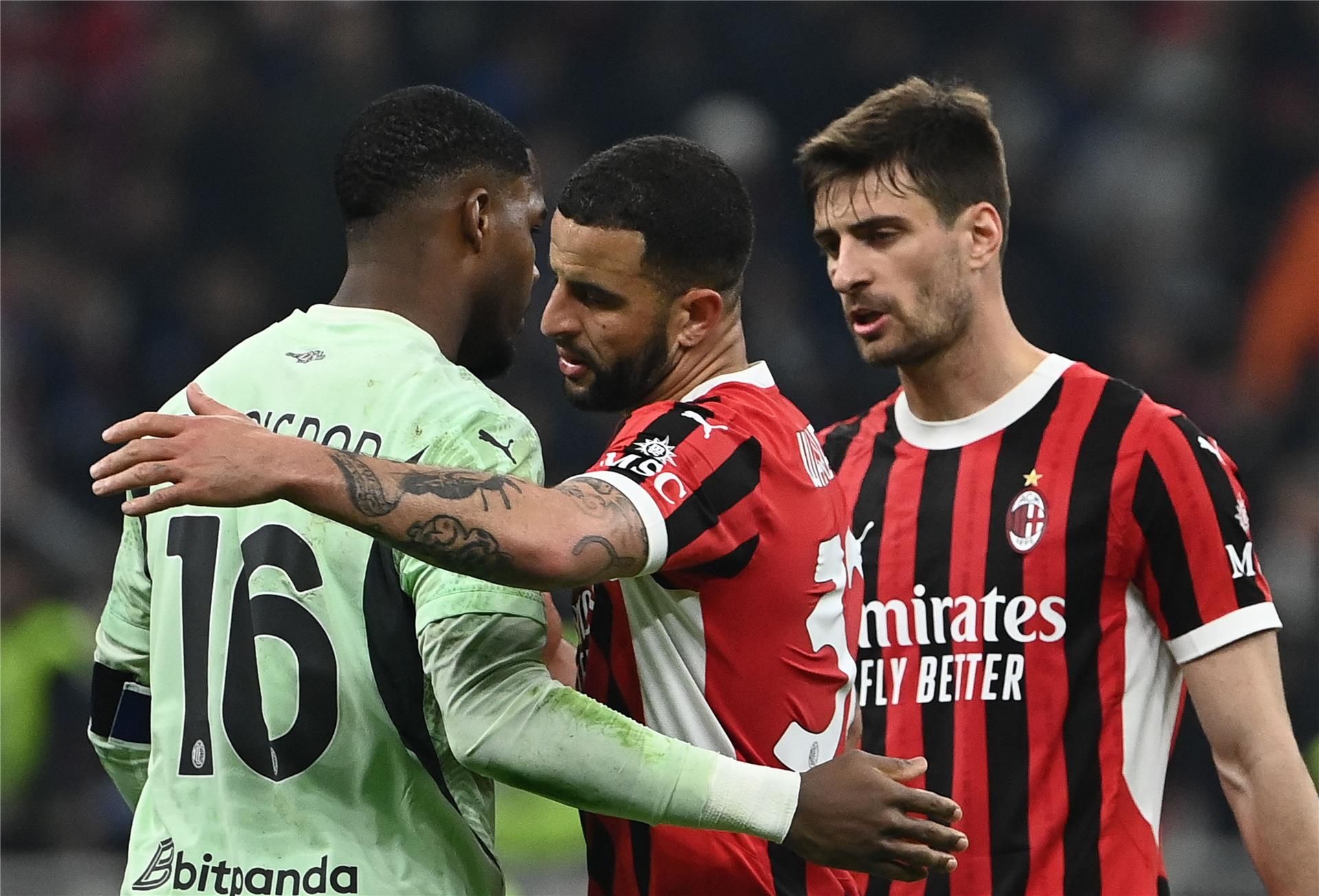 لاعبو ميلان