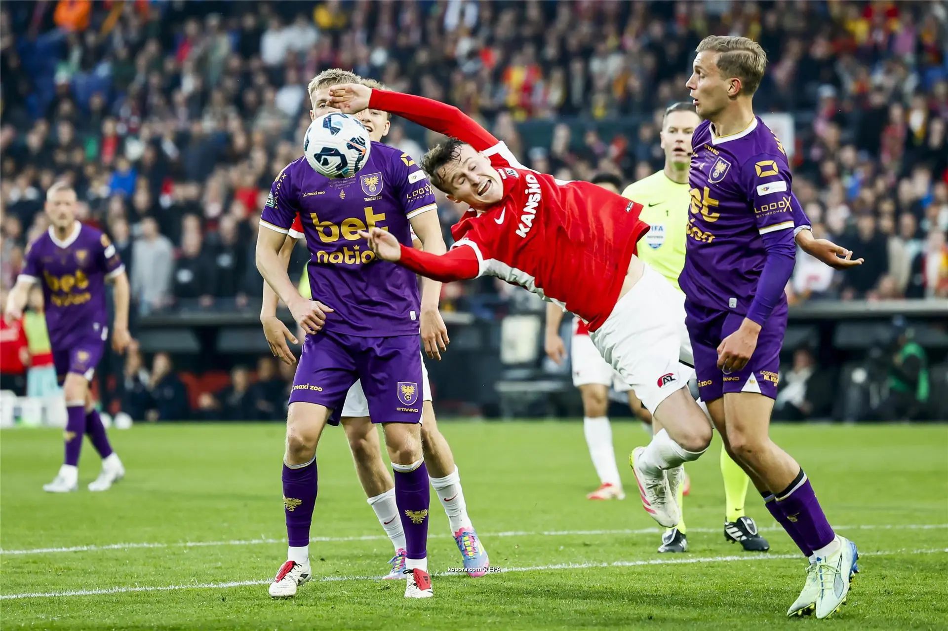 ?i=epa%2fsoccer%2f2025-04%2f2025-04-21%2f2025-04-21-12045329_epa