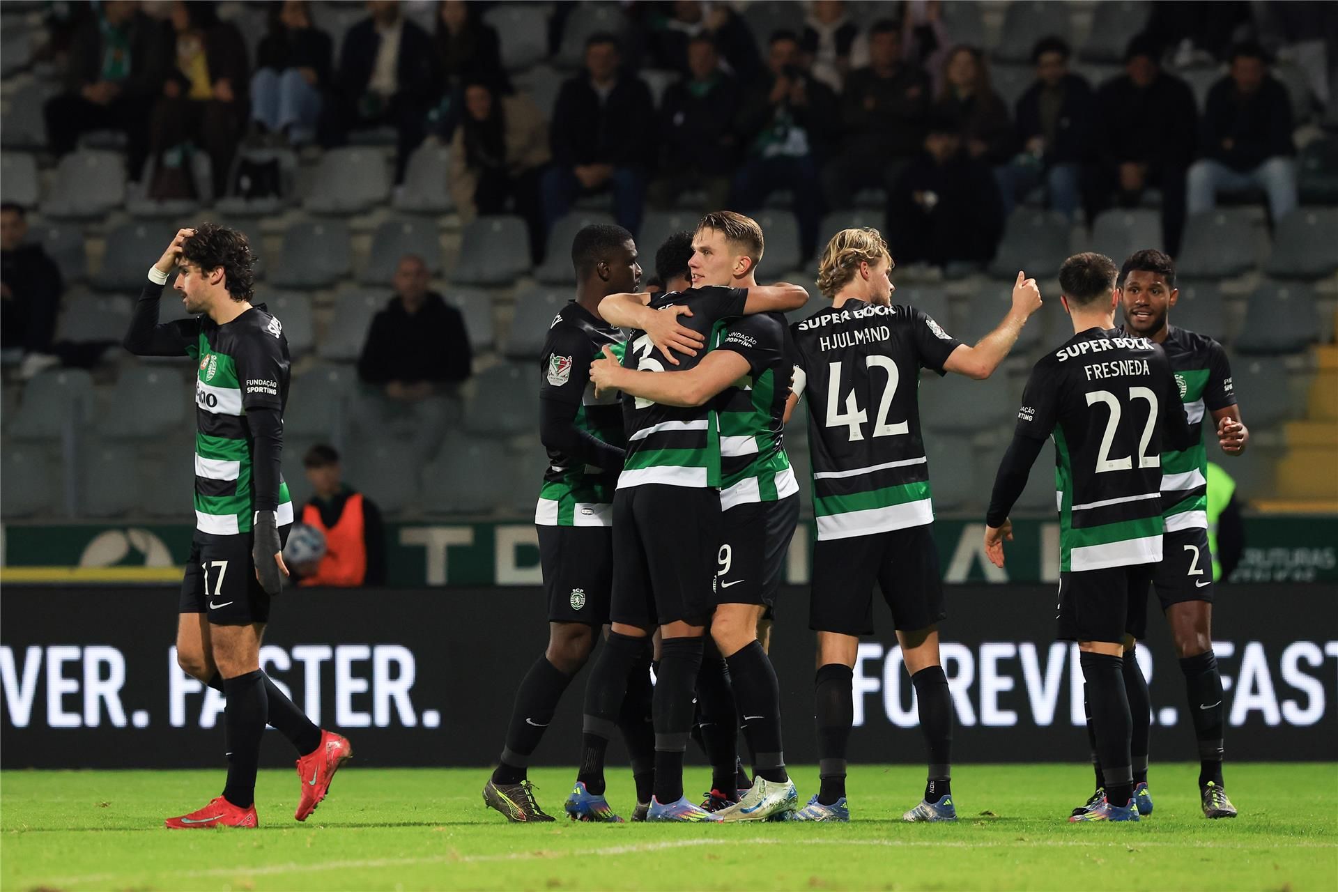 فرحة لاعبي سبورتنج لشبونة