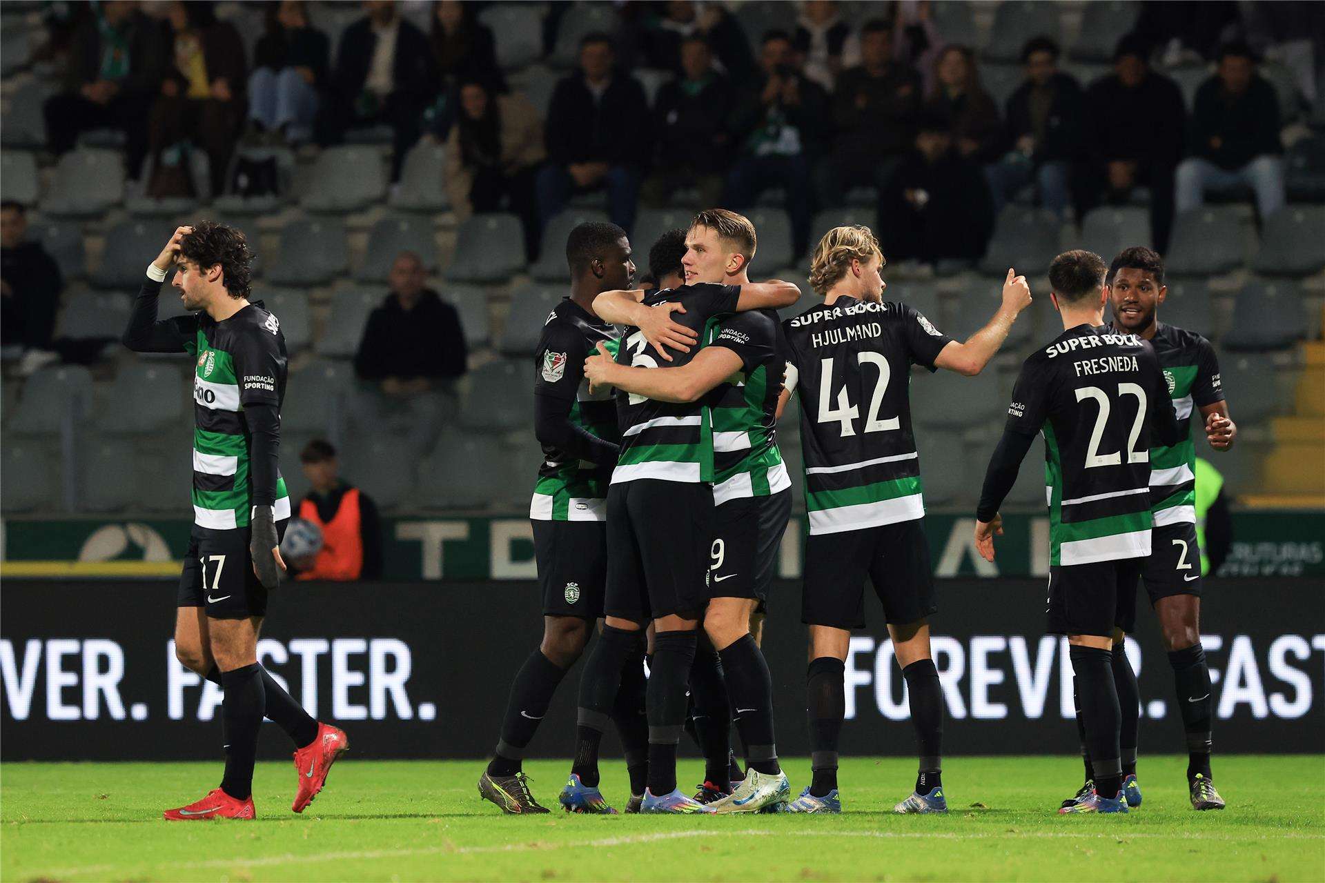 فرحة لاعبي سبورتنج لشبونة