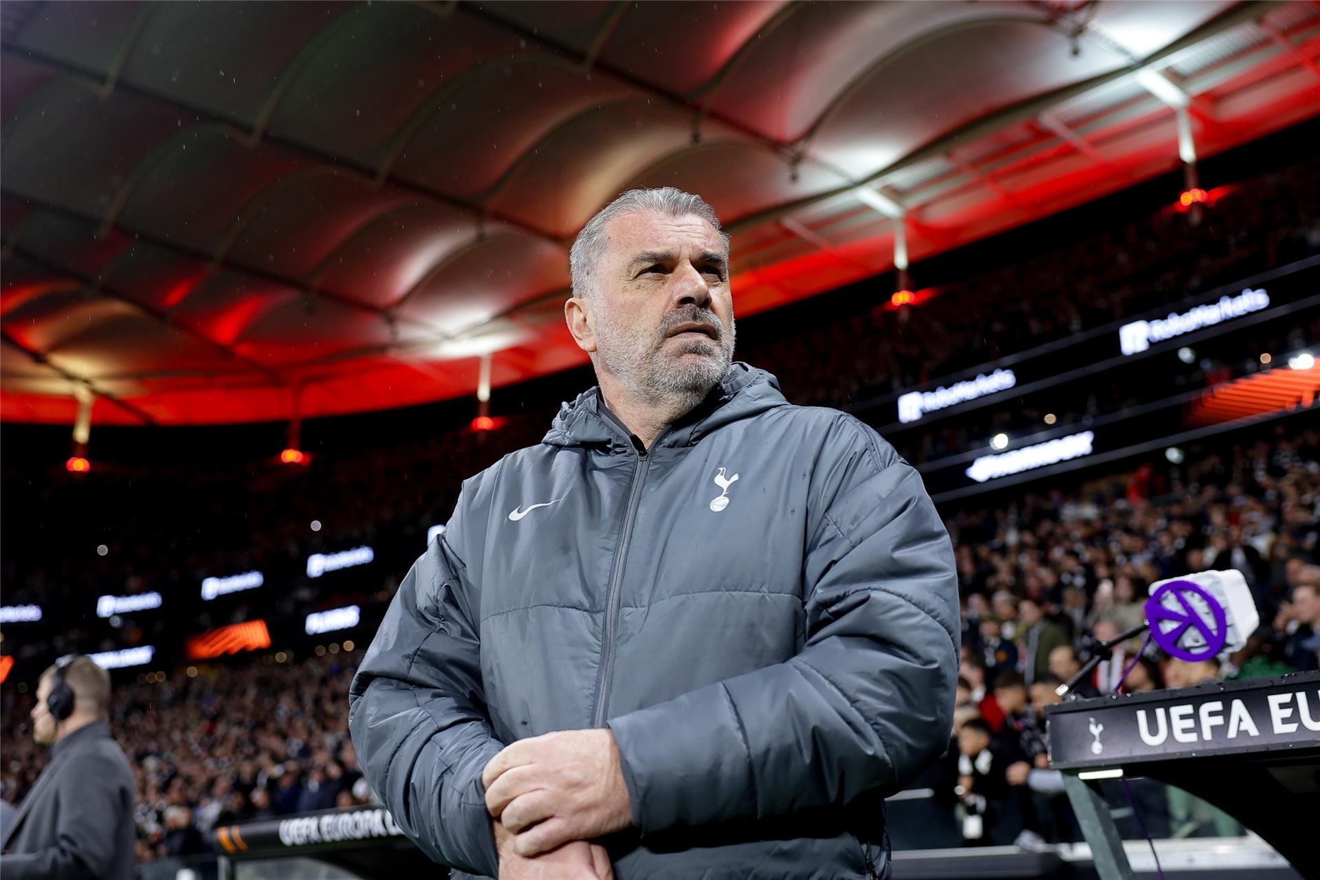 أنجي بوستيكوجلو