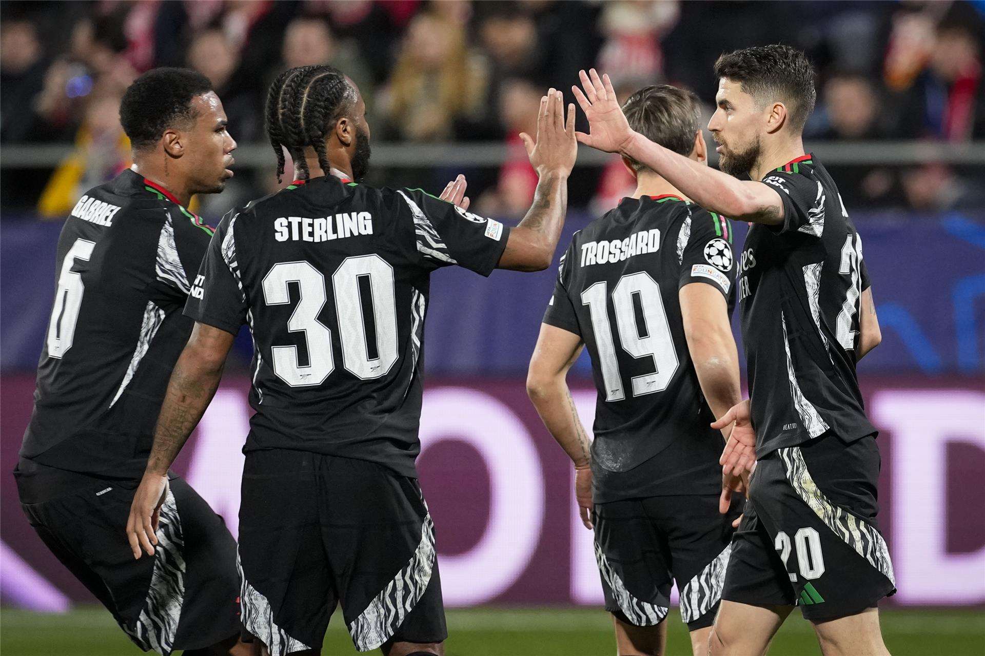 لاعبو أرسنال