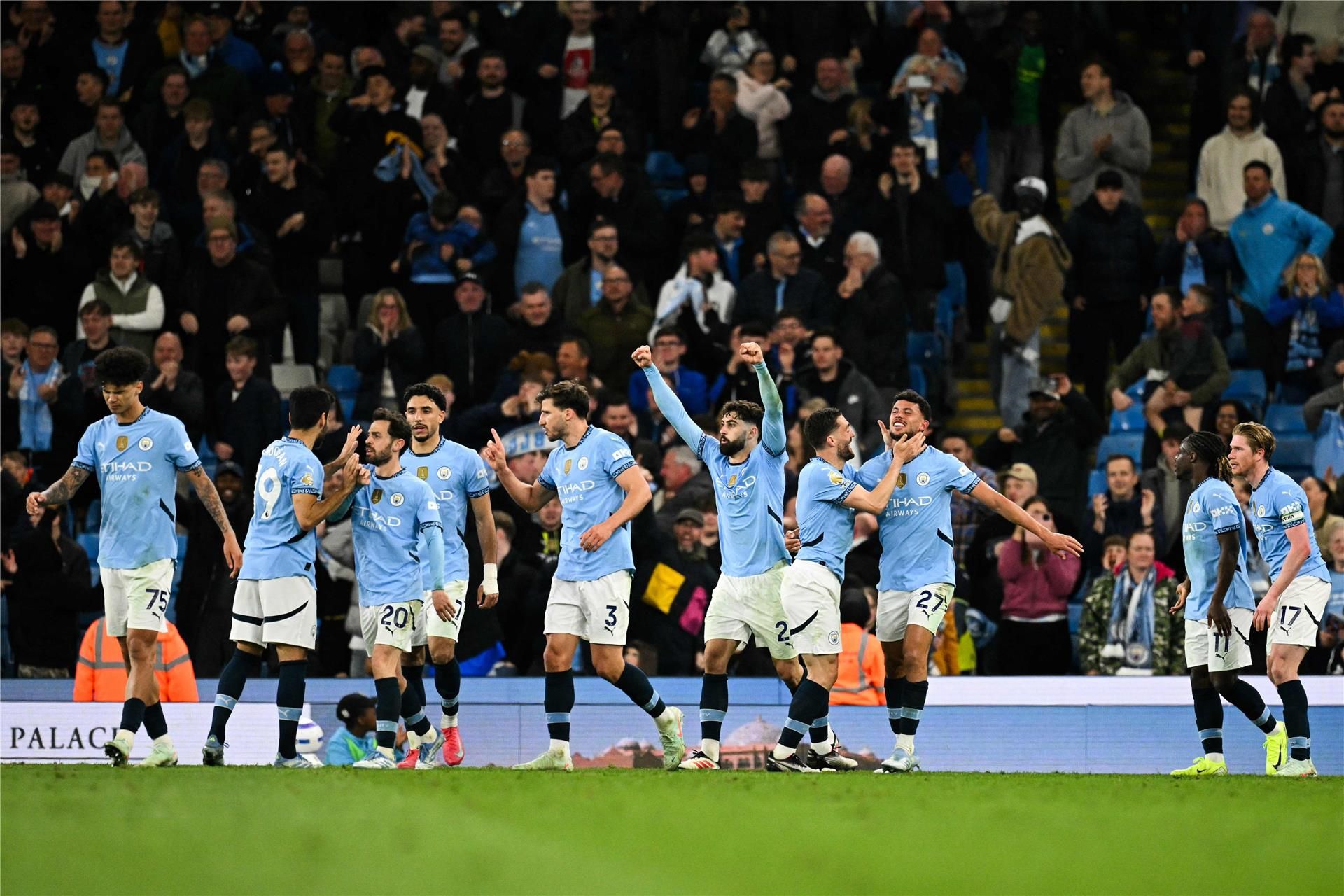 لاعبو مانشستر سيتي