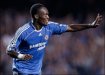 مايكل ايسيان لاعب خط وسط تشيلسي