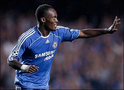 مايكل ايسيان لاعب خط وسط تشيلسي