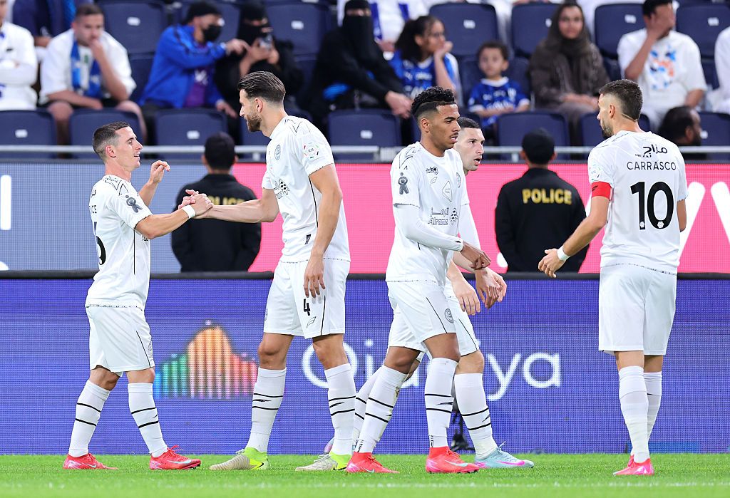 لاعبو الشباب