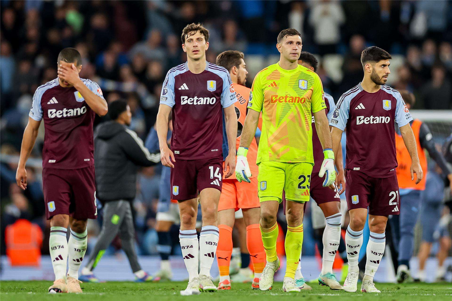 لاعبو أستون فيلا