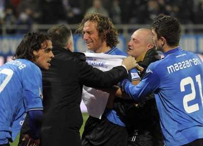 فرحة نوفارا بالفوز