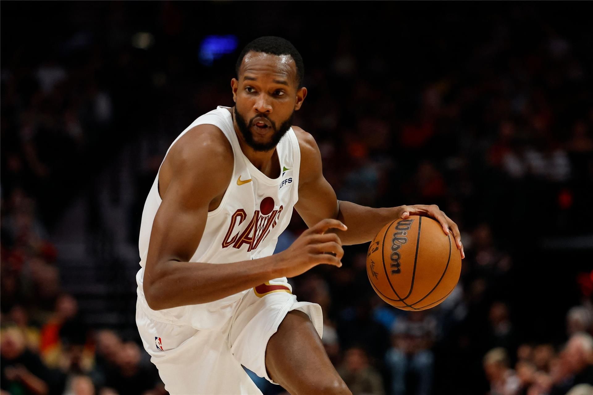 إيفان موبلي