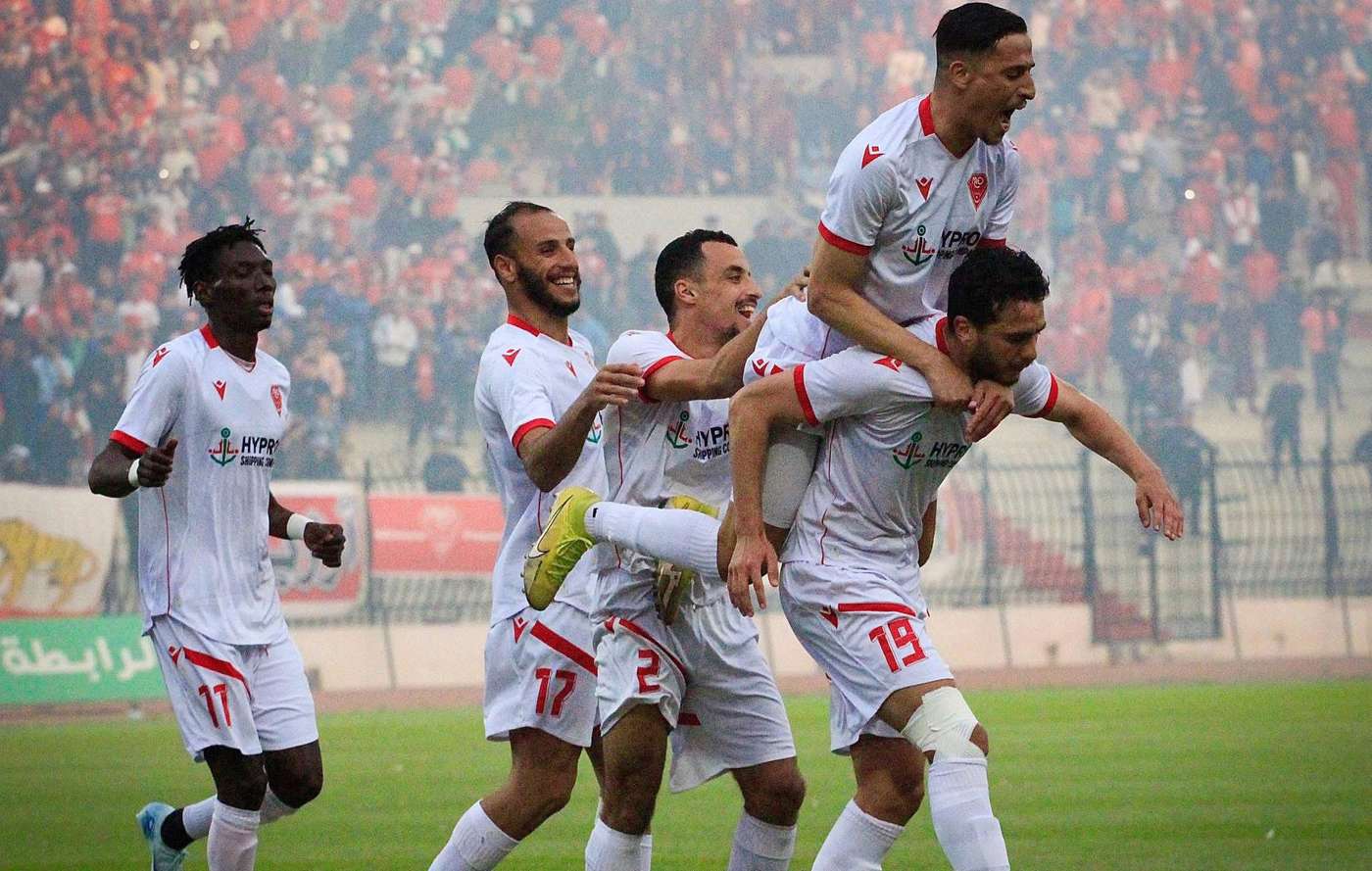 فرحة لاعبي مولودية وهران