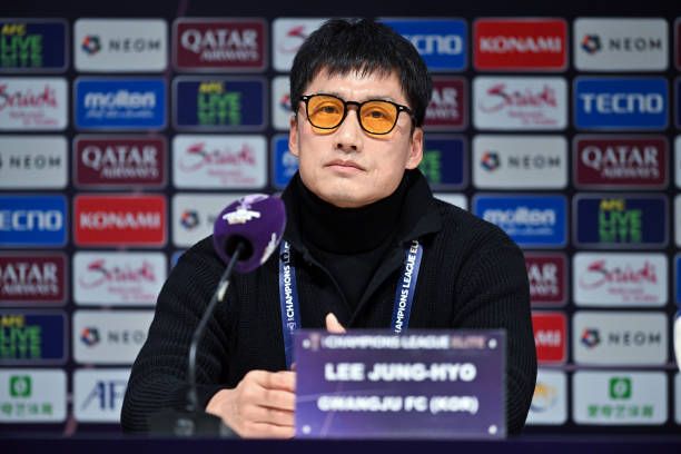 لي جونج هيو