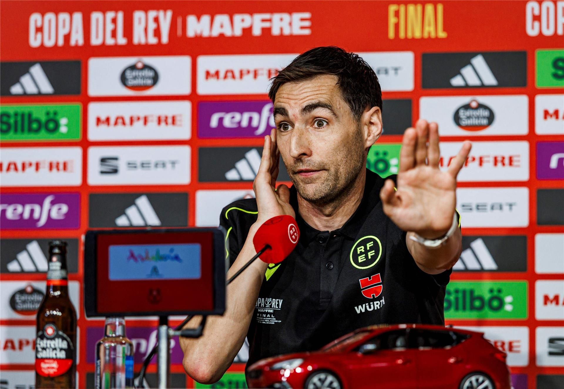 الحكم ريكاردو دي بورجوس