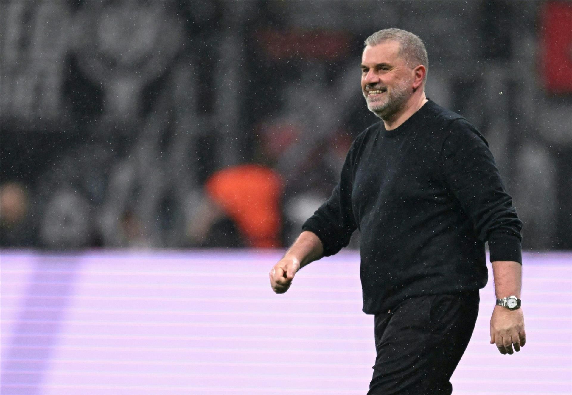 أنجي بوستيكوجلو