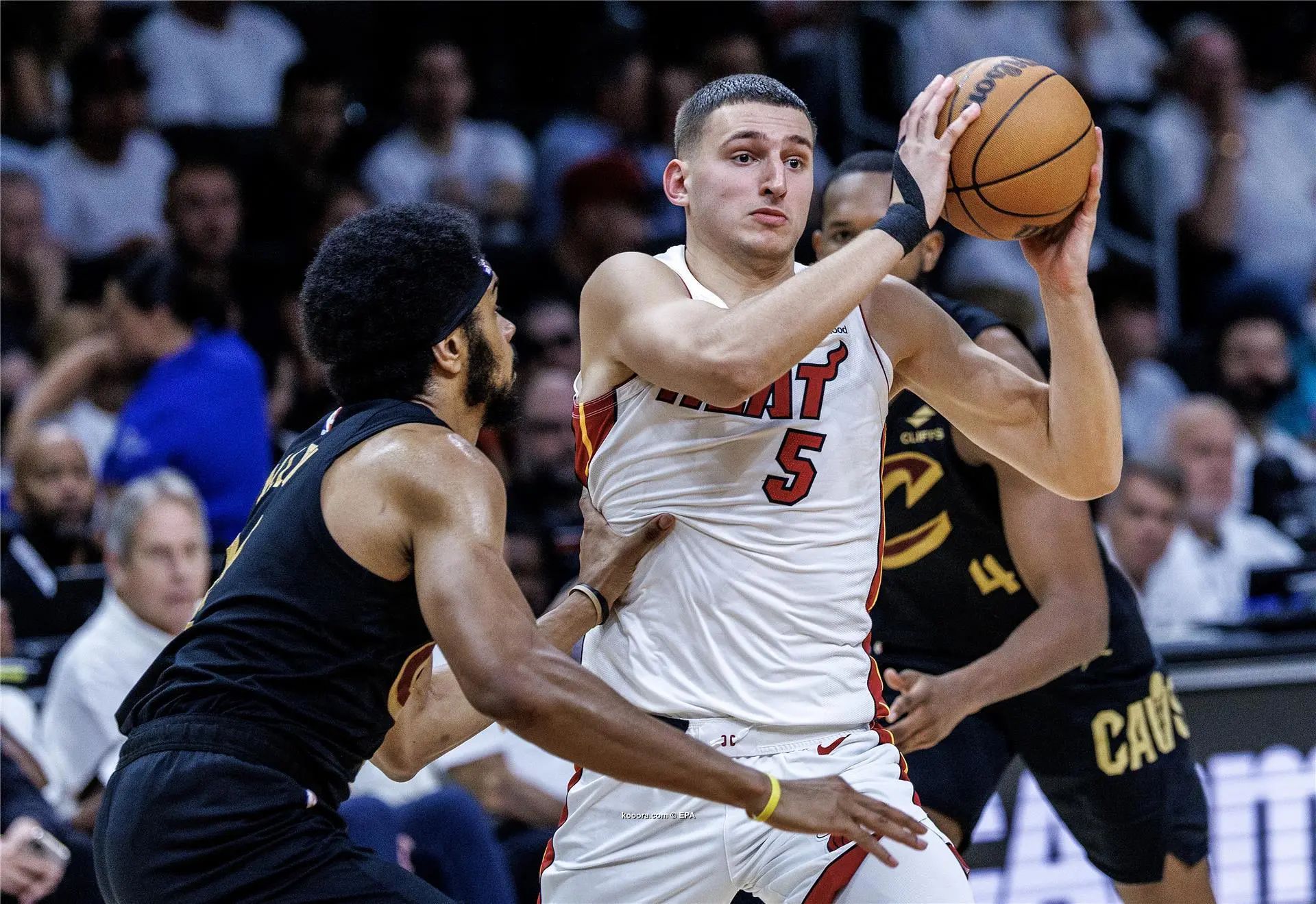 ?i=epa%2fbasketball%2f2025-04%2f2025-04-26-12057319_epa