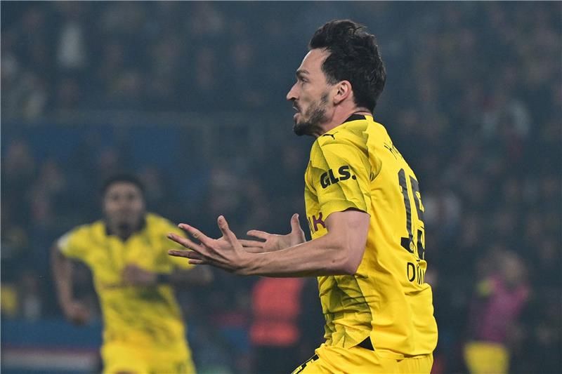 ماتس هوميلز مع دورتموند - أرشيفية