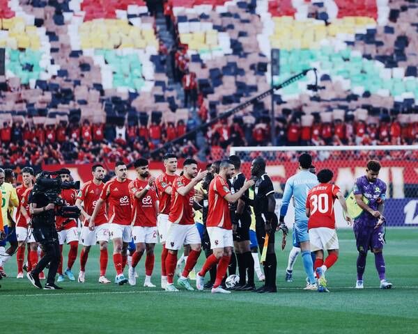 لاعبو الأهلي