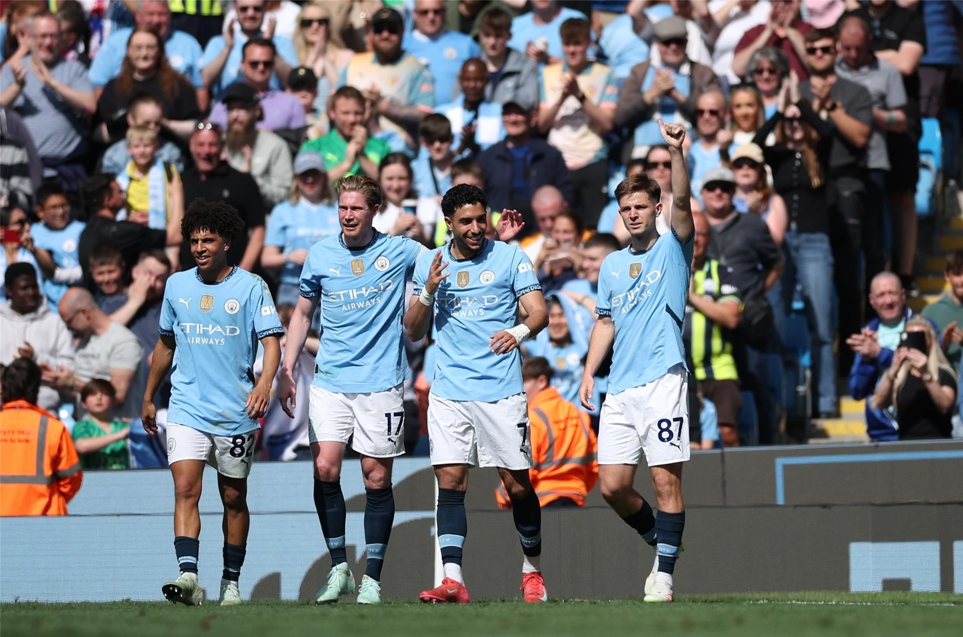 لاعبو مانشستر سيتي