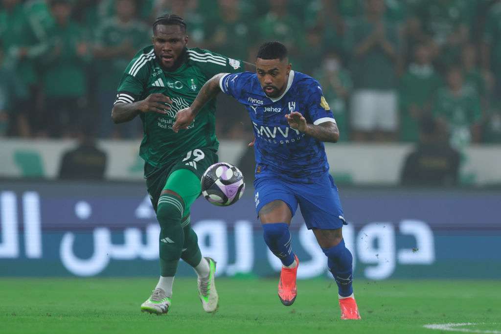 لقاء سابق بين الفريقين