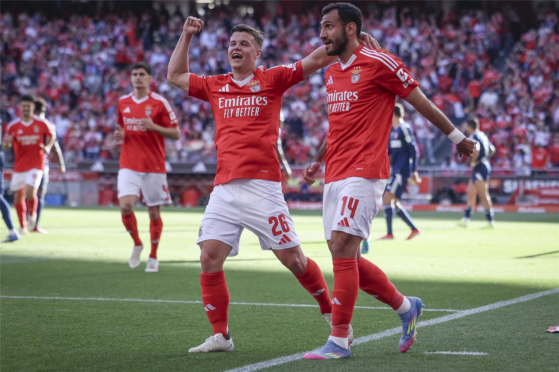 فرحة لاعبي بنفيكا