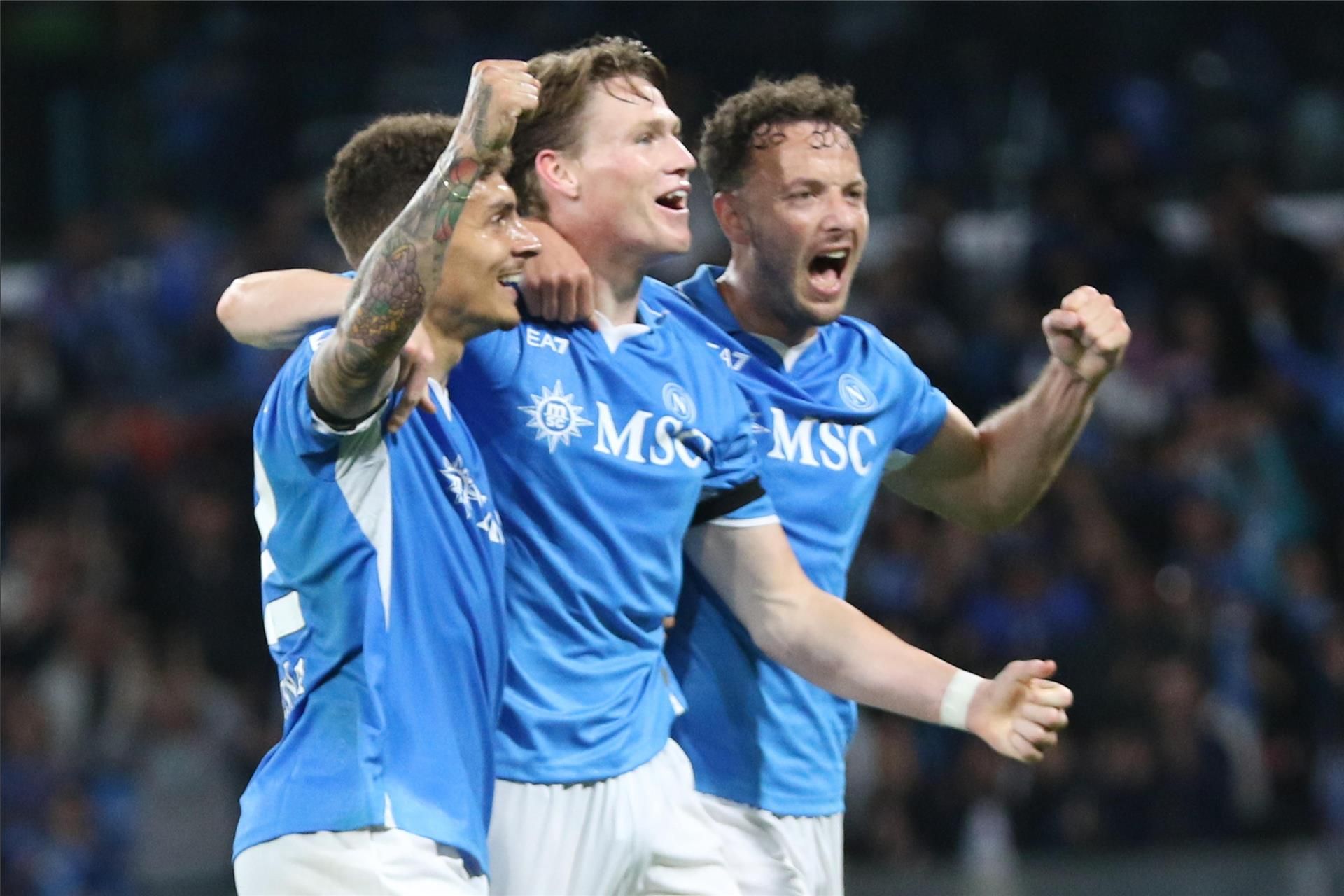 لاعبو نابولي