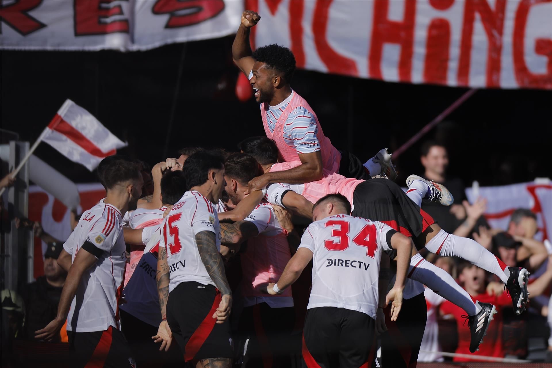 لاعبو ريفر بليت